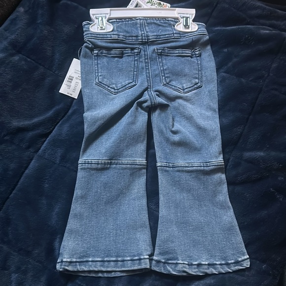 Chelsea & Violet
Baby Girls 12-24 Months Pull-On Flare Denim Jeans - Picture 5 of 8